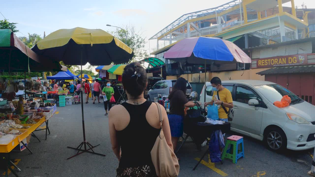 购物者购物户外街道市场视频素材