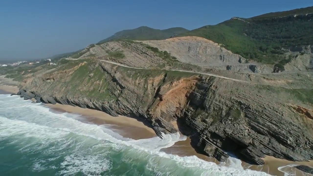 葡萄牙的海浪和美丽的海滩视频素材