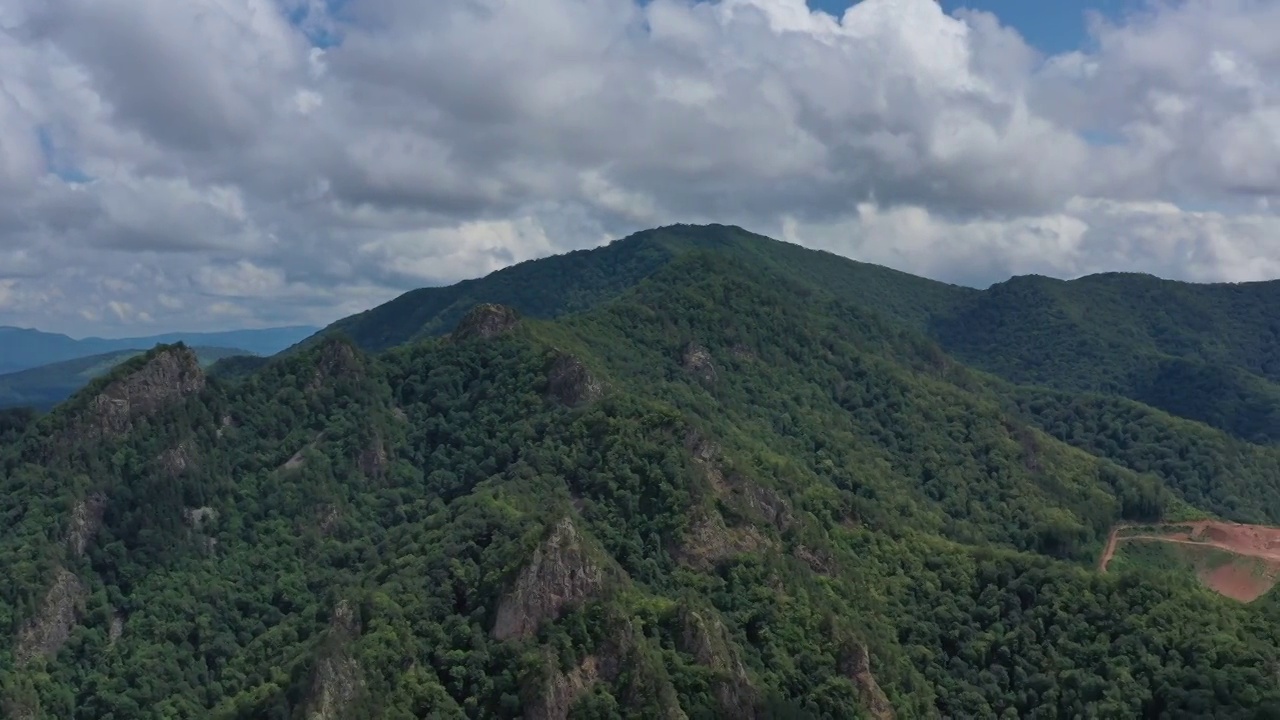 夏季高加索山脉的山坡视频素材