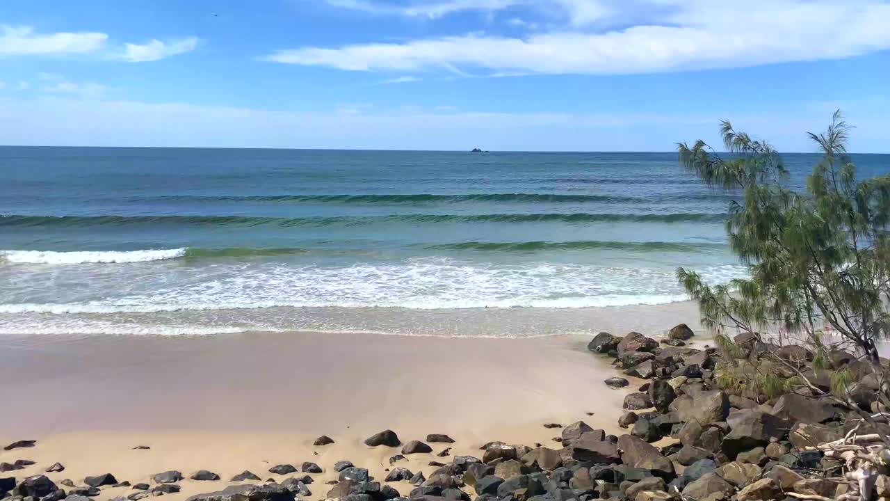 阴天平静的海浪视频素材