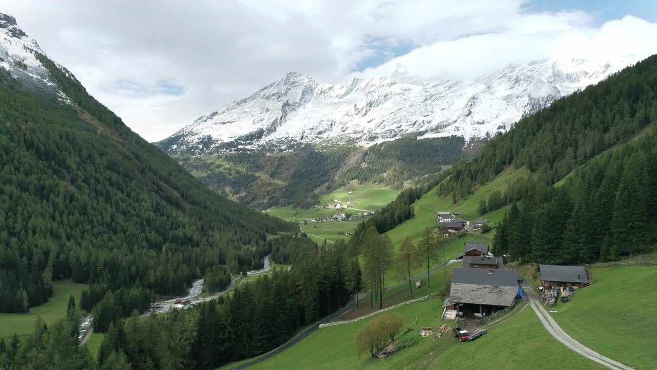 瑞塔尔山谷(Val di Riva)，巴切塔尔和杜雷克山脉群在南蒂罗尔视频素材