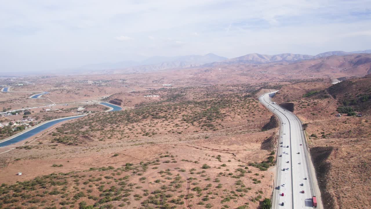 渡槽和高速公路视频素材