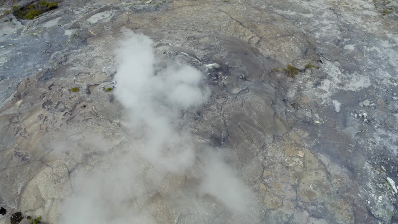 Pohutu间歇泉空中视频素材