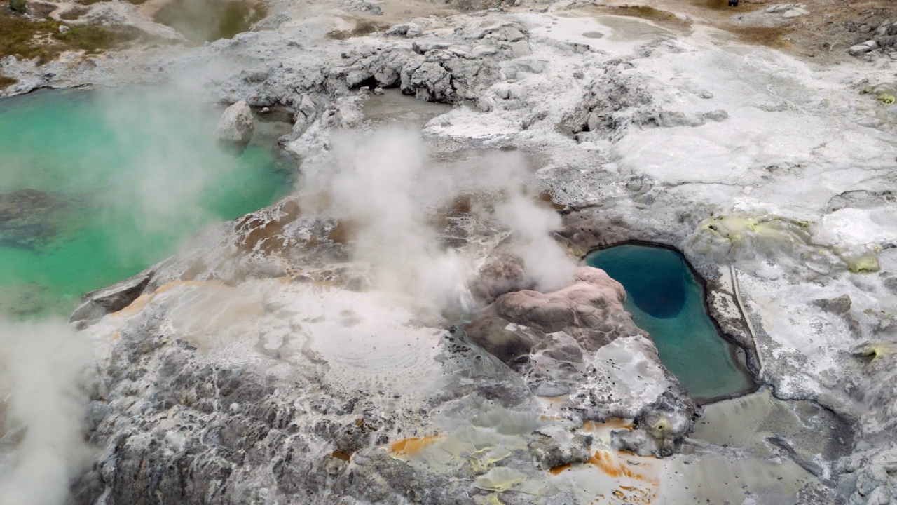 Pohutu高山泉水视频素材