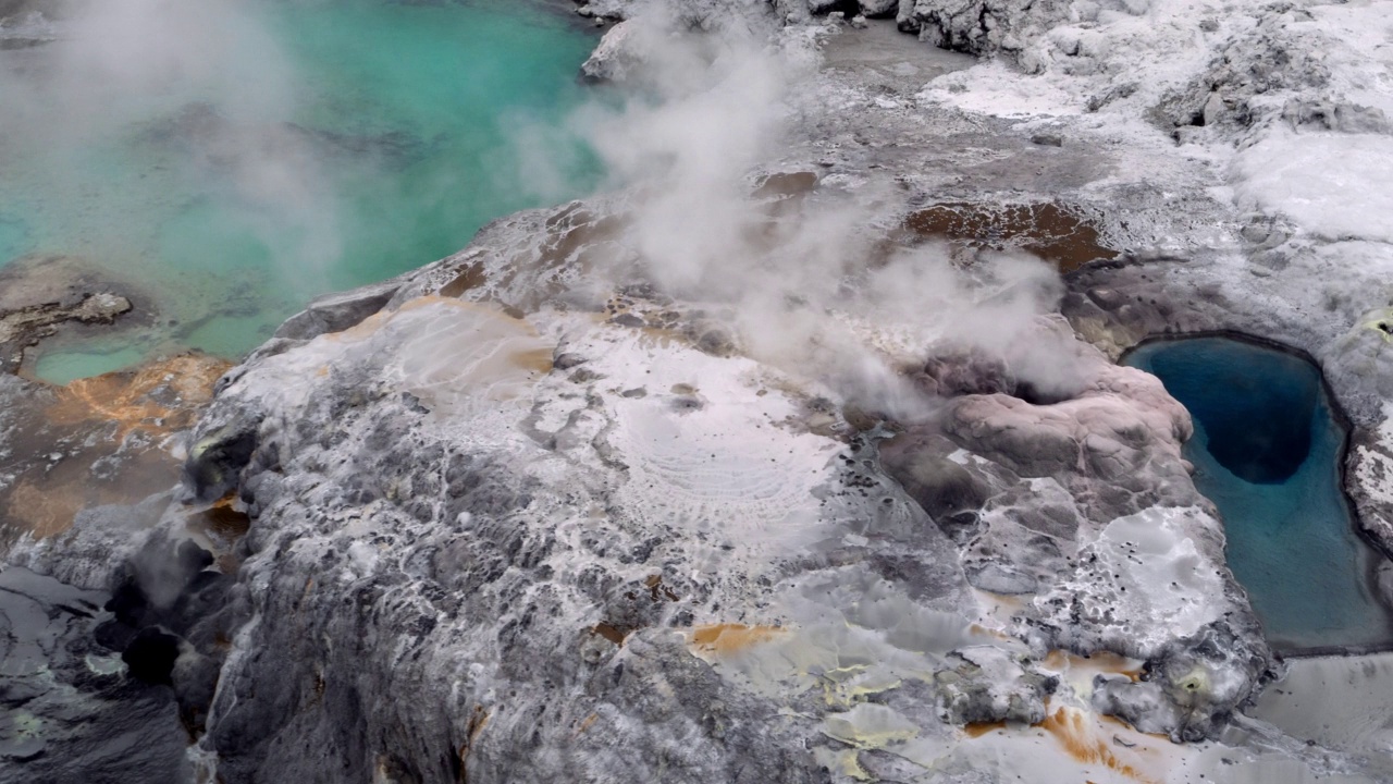 Pohutu高山泉水视频素材