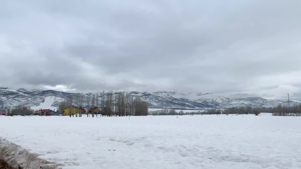 火车移动的雪景，tc01视频素材