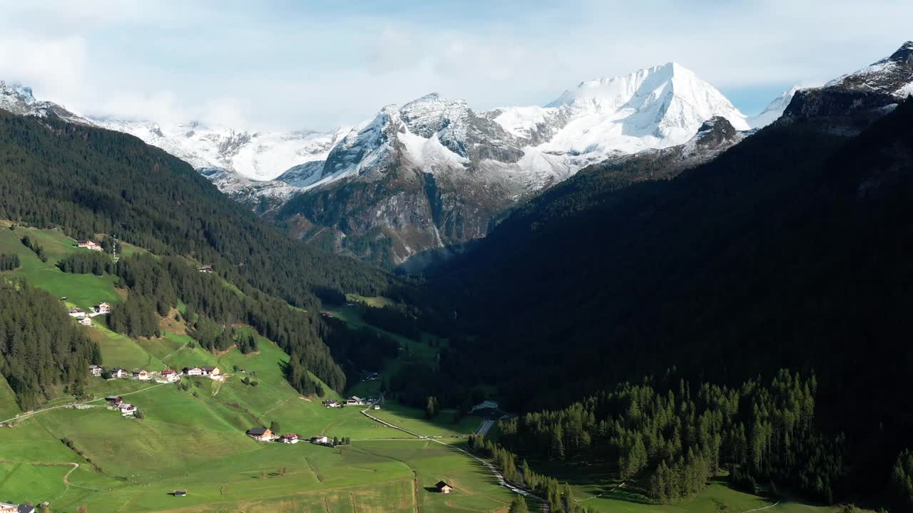 瑞塔尔山谷(Val di Riva)，巴切塔尔和瑞瑟费尔纳山脉群在南蒂罗尔视频素材