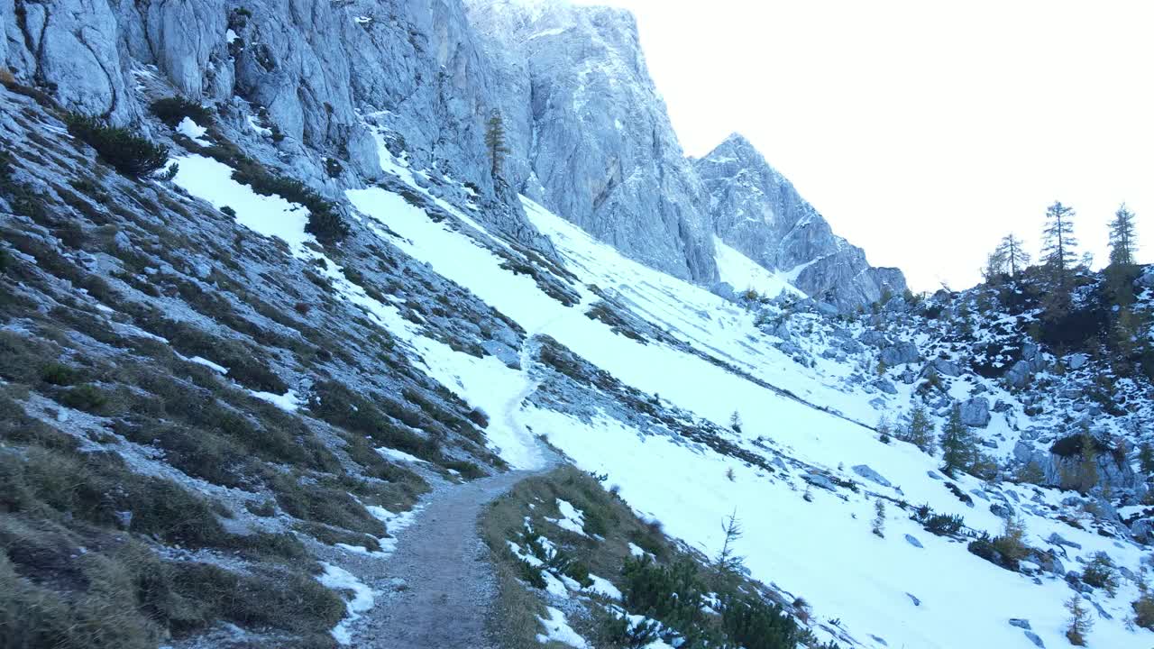 雪山小径视频素材