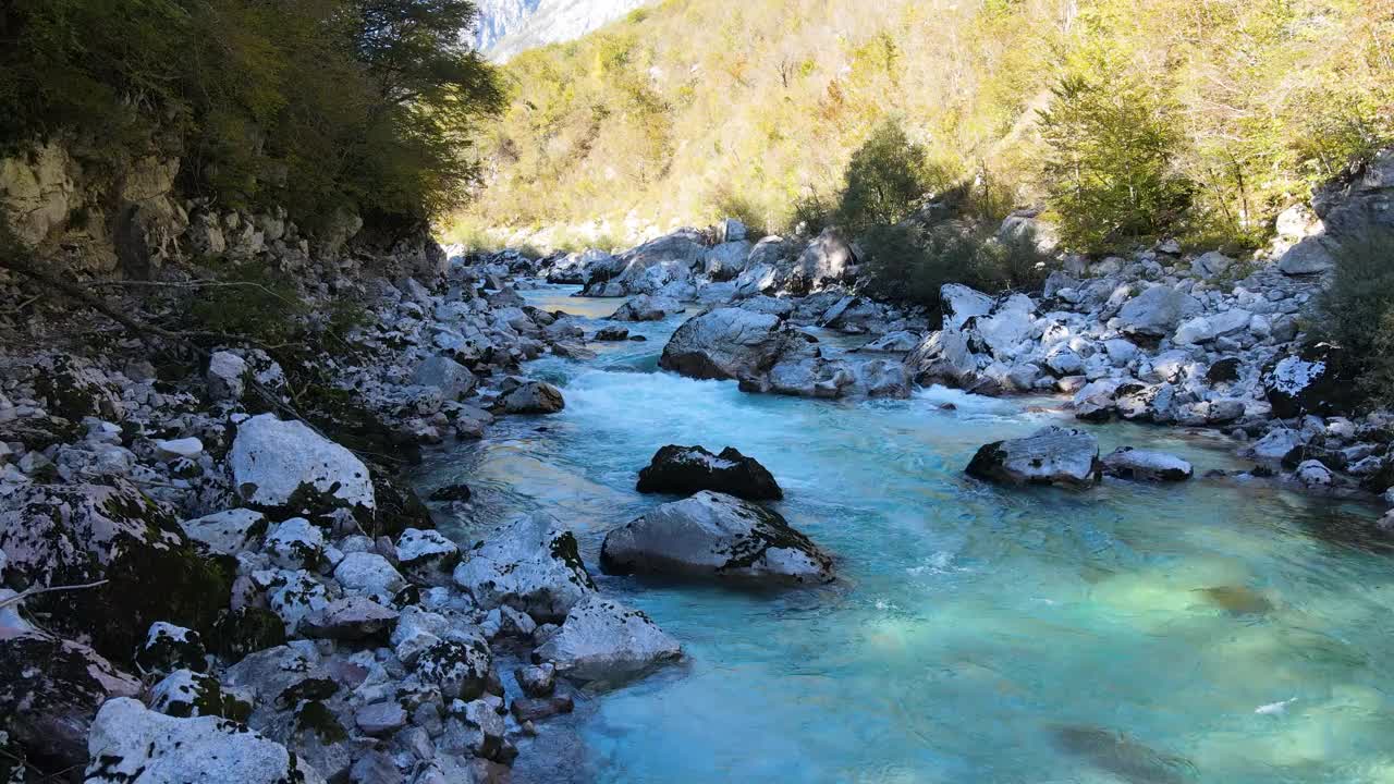 Soča秋天的河流视频素材