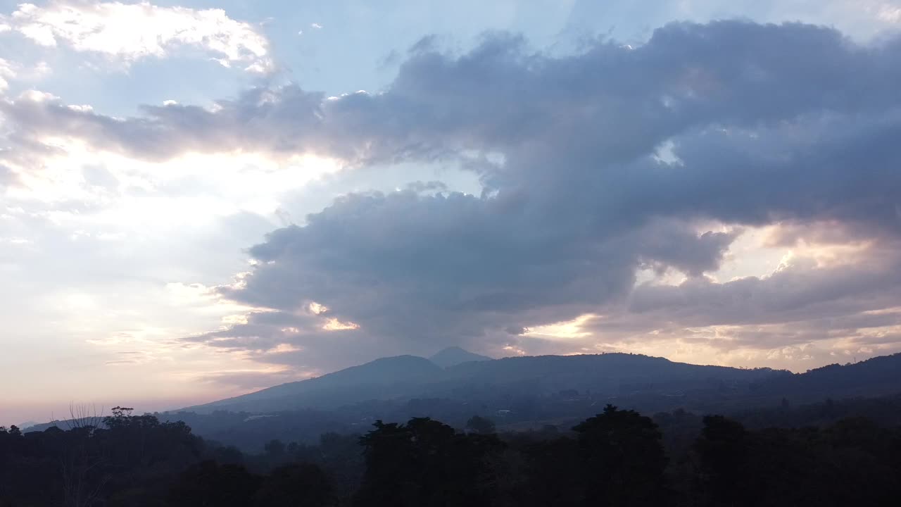 运动位移观山自然日落视频素材