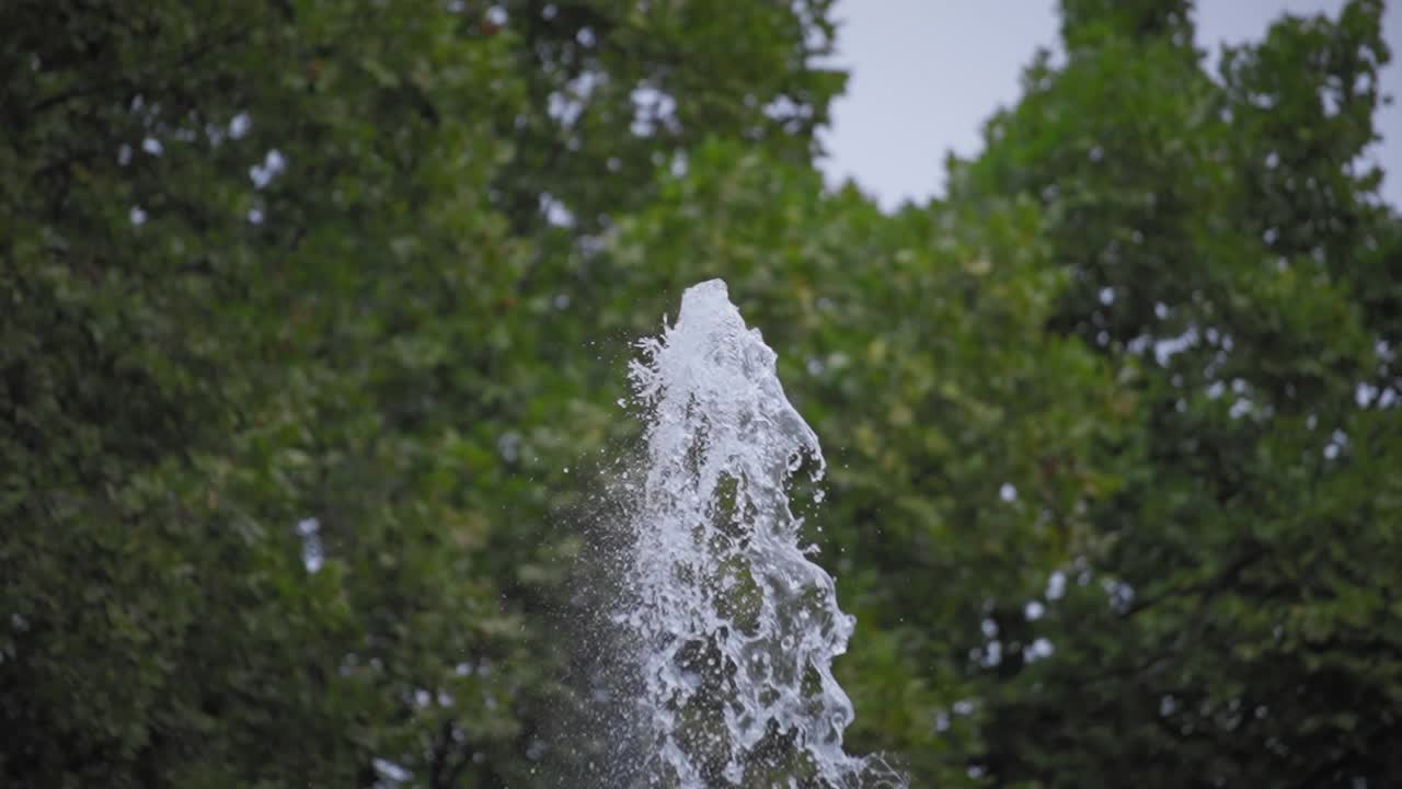 喷泉流水飞溅视频素材