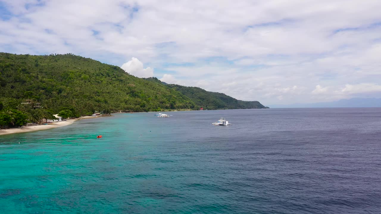 鸟瞰岛屿海景。Sogod湾、菲律宾视频素材