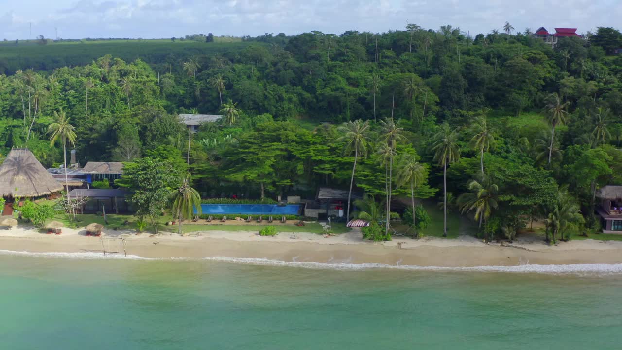 位于泰国特叻的Koh Chang附近的Koh Mak热带岛屿和天堂般的海滩视频素材