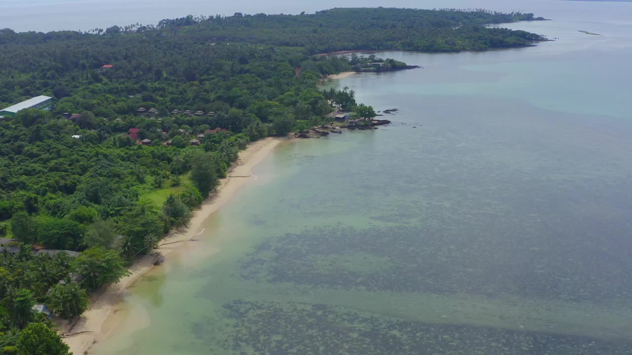 位于泰国特叻的Koh Chang附近的Koh Mak热带岛屿和天堂般的海滩视频素材