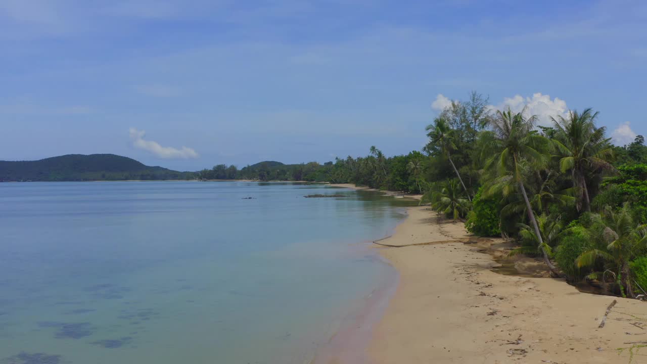 位于泰国特叻的Koh Chang附近的Koh Mak热带岛屿和天堂般的海滩视频素材