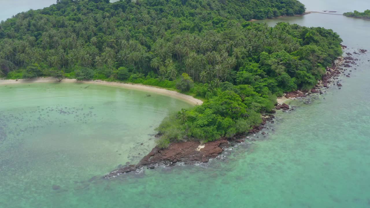 位于泰国特叻的Koh Chang附近的Koh Mak热带岛屿和天堂般的海滩视频素材