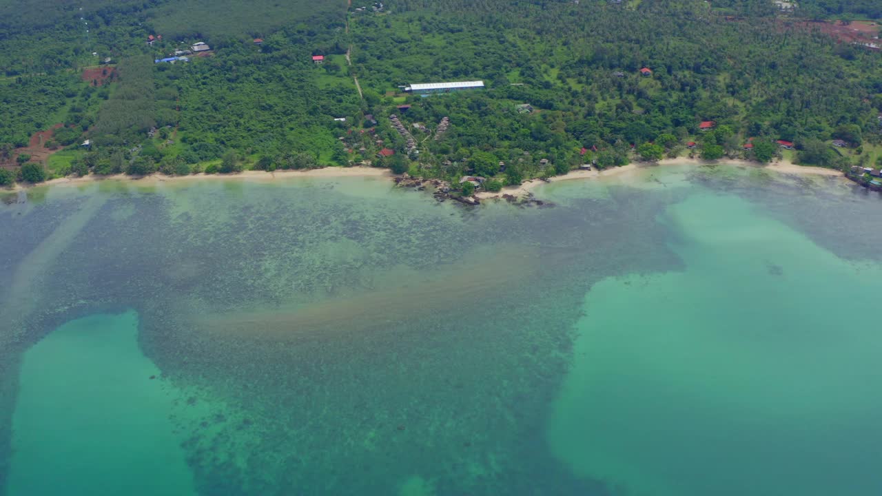 位于泰国特叻的Koh Chang附近的Koh Mak热带岛屿和天堂般的海滩视频素材