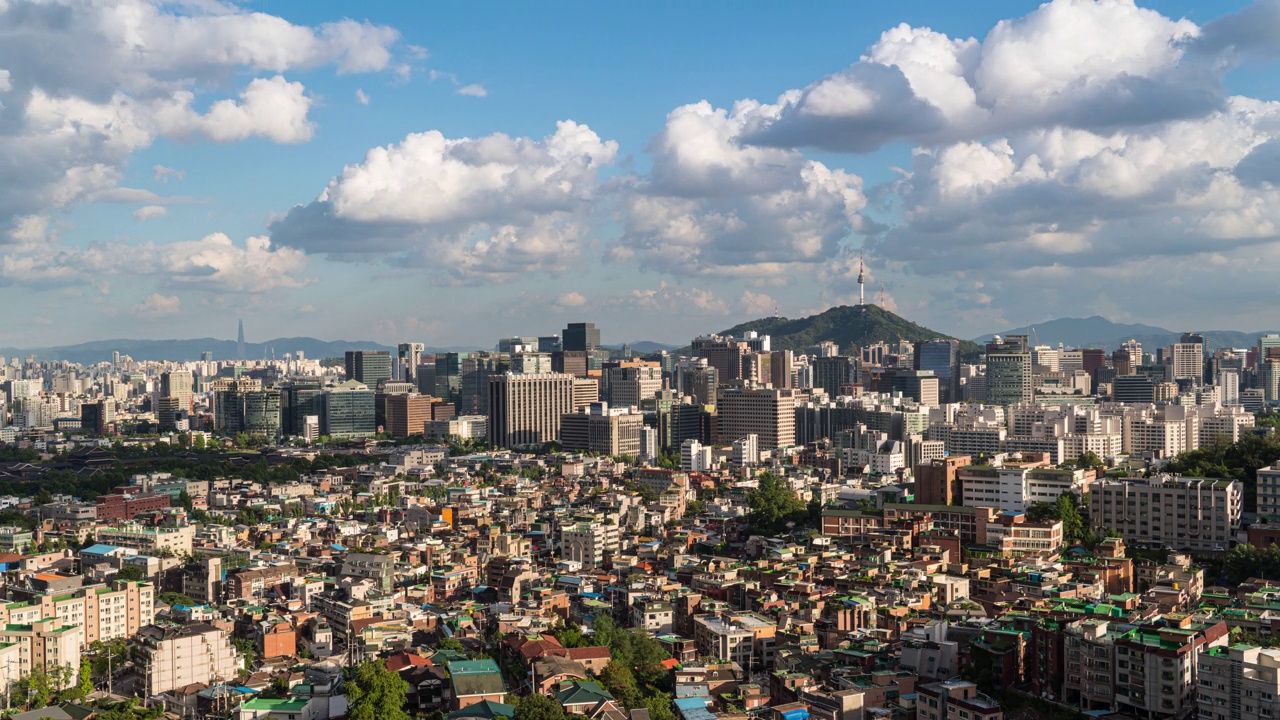 白天——韩国首尔，景福宫和N首尔塔周围的市中心/中区和钟路区视频素材