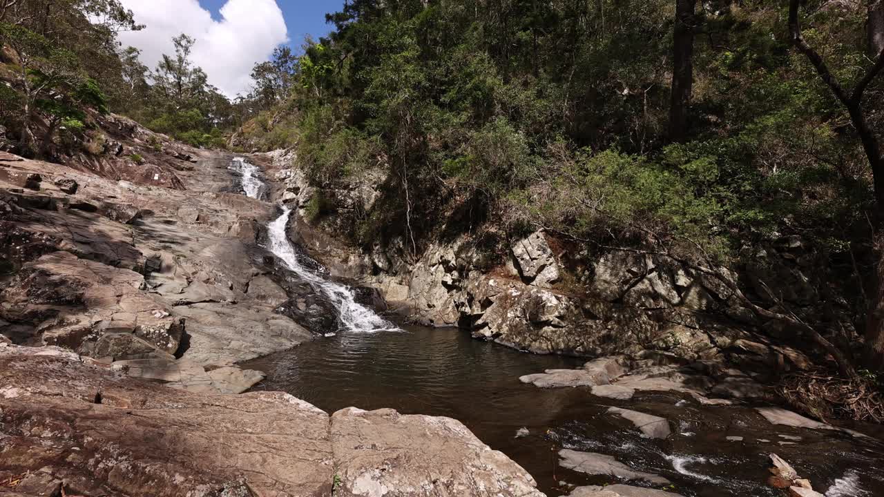 Cedar Creek Falls, Tamborine Mountain, 100fps慢镜头视频素材