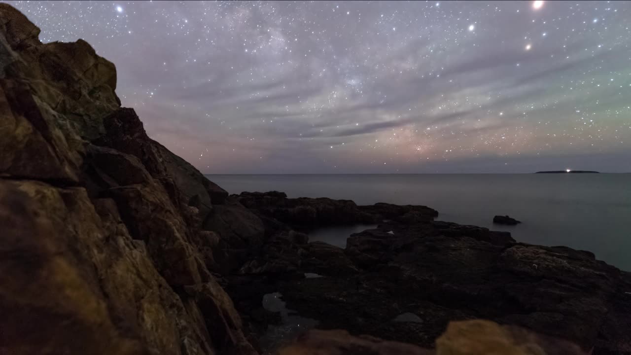 穿过夜空视频素材