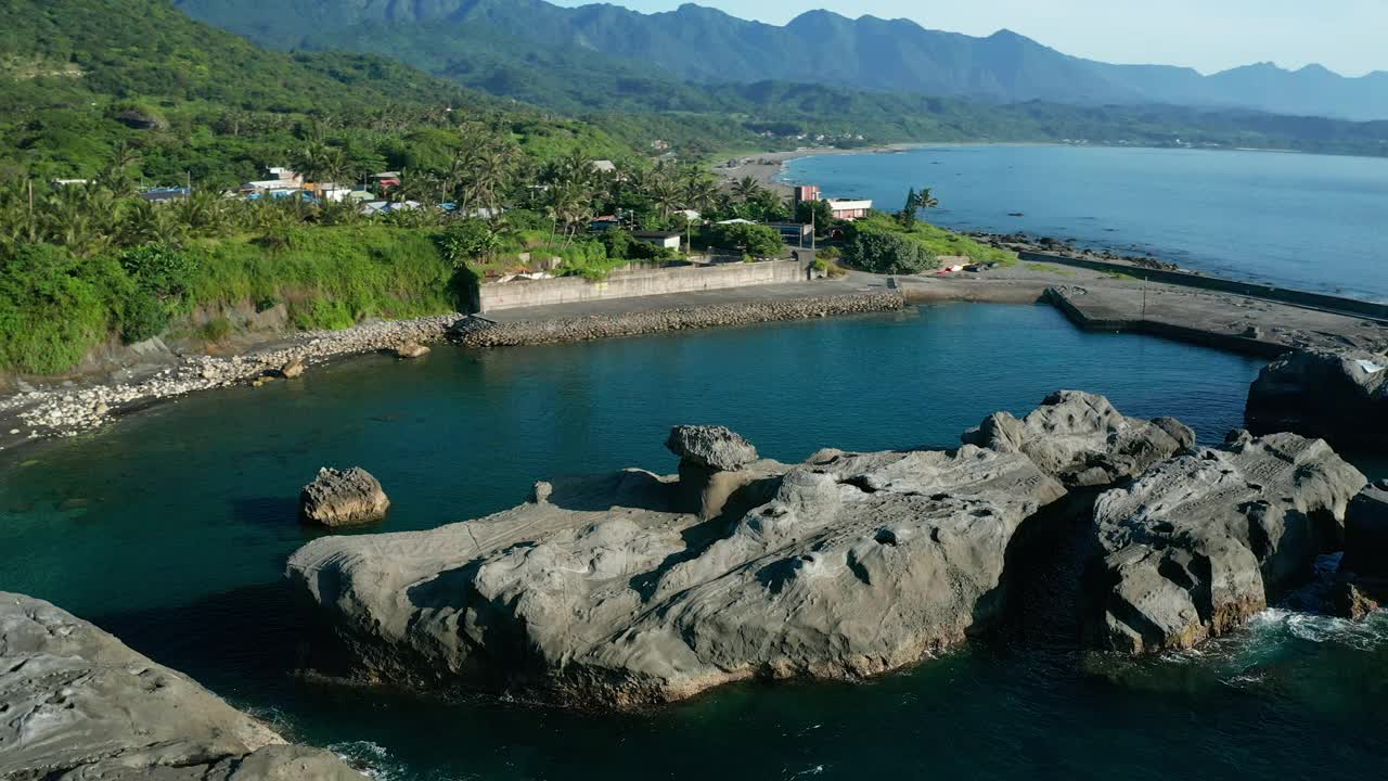 鸟瞰台东石伞公园，台湾视频素材