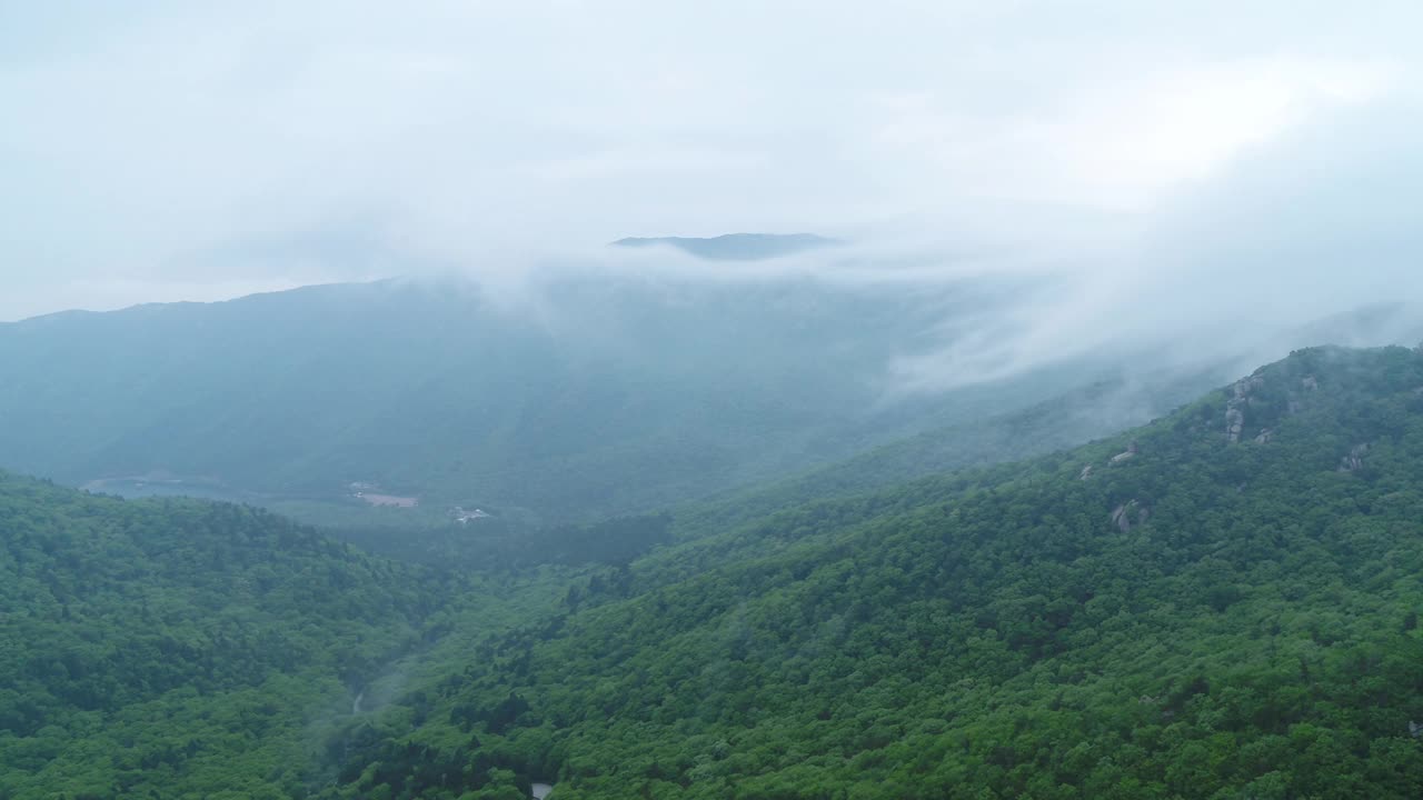 云海山景/韩国庆南南海郡视频素材