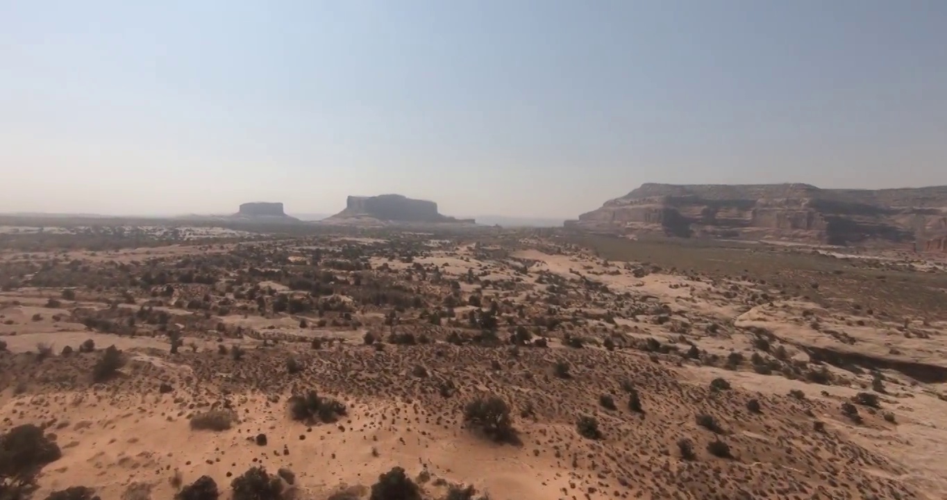 飞越摩押犹他州附近的风景的鸟瞰图fpv无人机视频下载