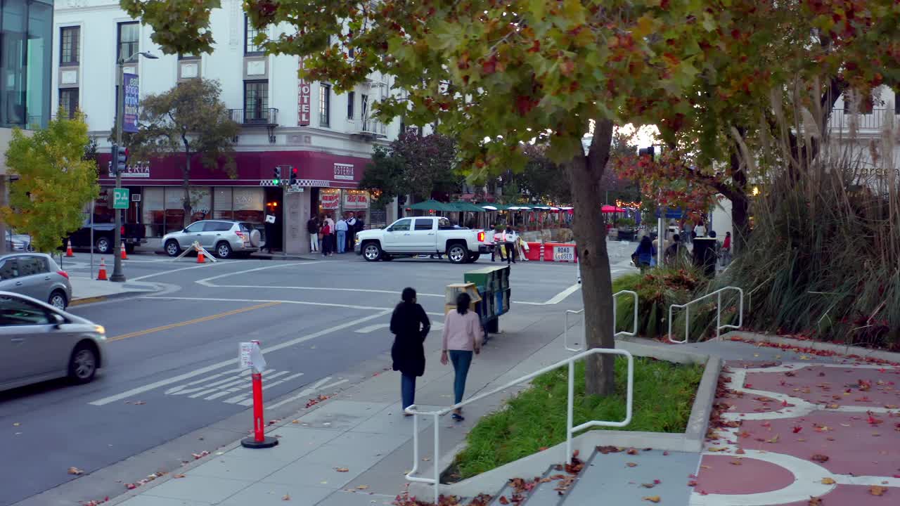 加州帕洛阿尔托市中心的鸟瞰图。视频素材