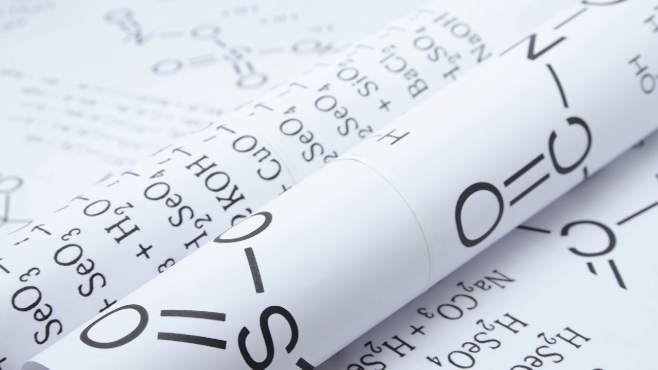 化学化合物的配方和化学图纸打印在纸上视频素材