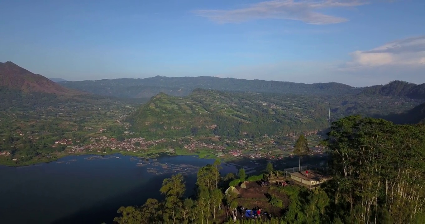 山和海的风景/巴厘岛，印度尼西亚视频素材