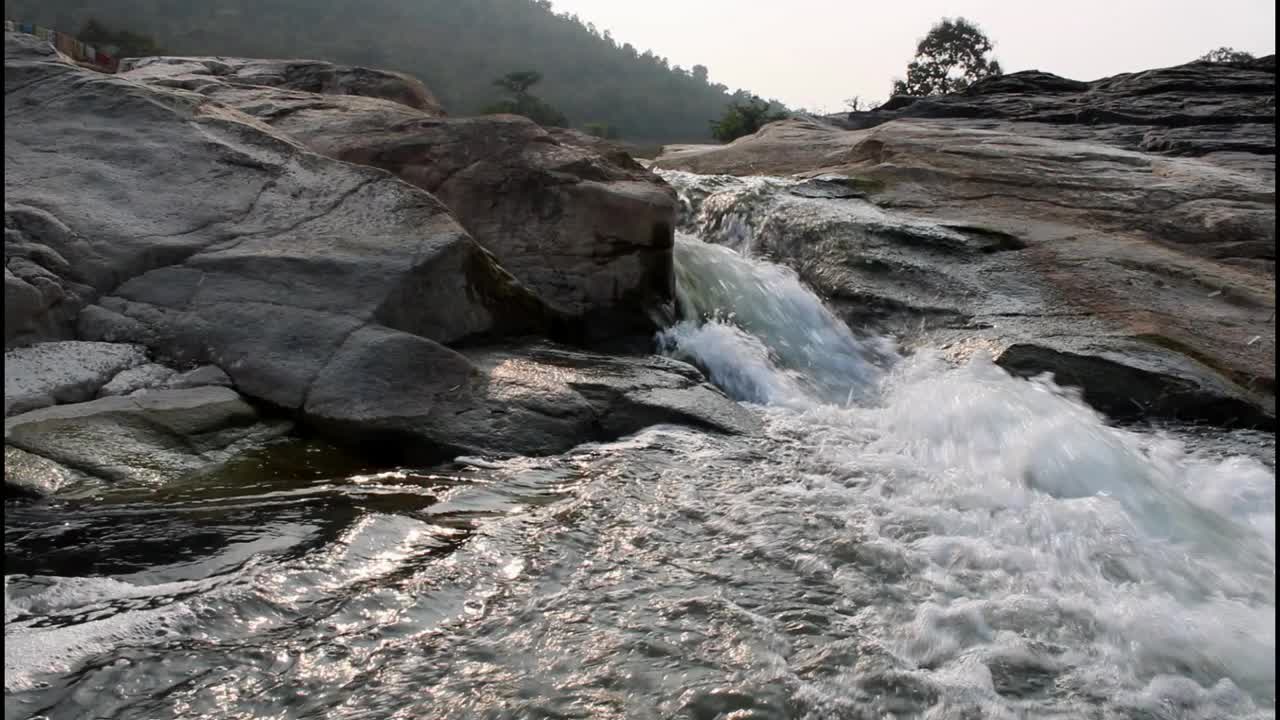 流水的景色。视频素材