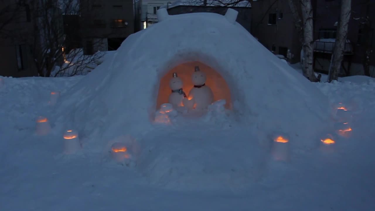 日本小樽雪灯节花灯，地点在日本北海道小樽。视频素材