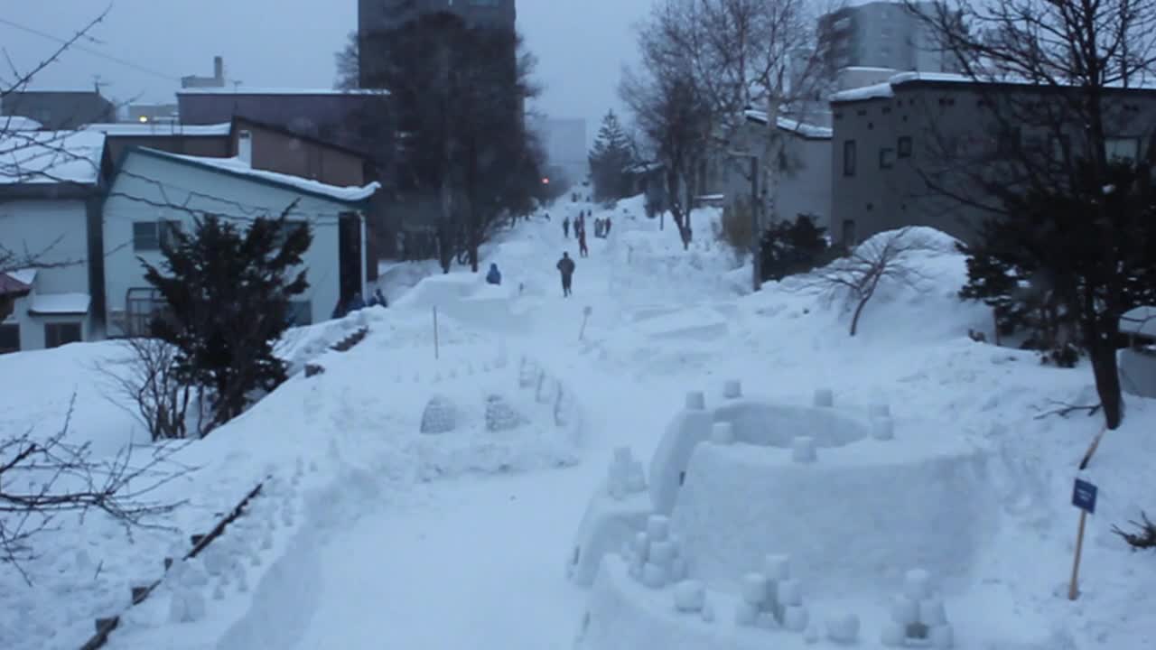 日本小樽雪灯节花灯，地点在日本北海道小樽。视频素材