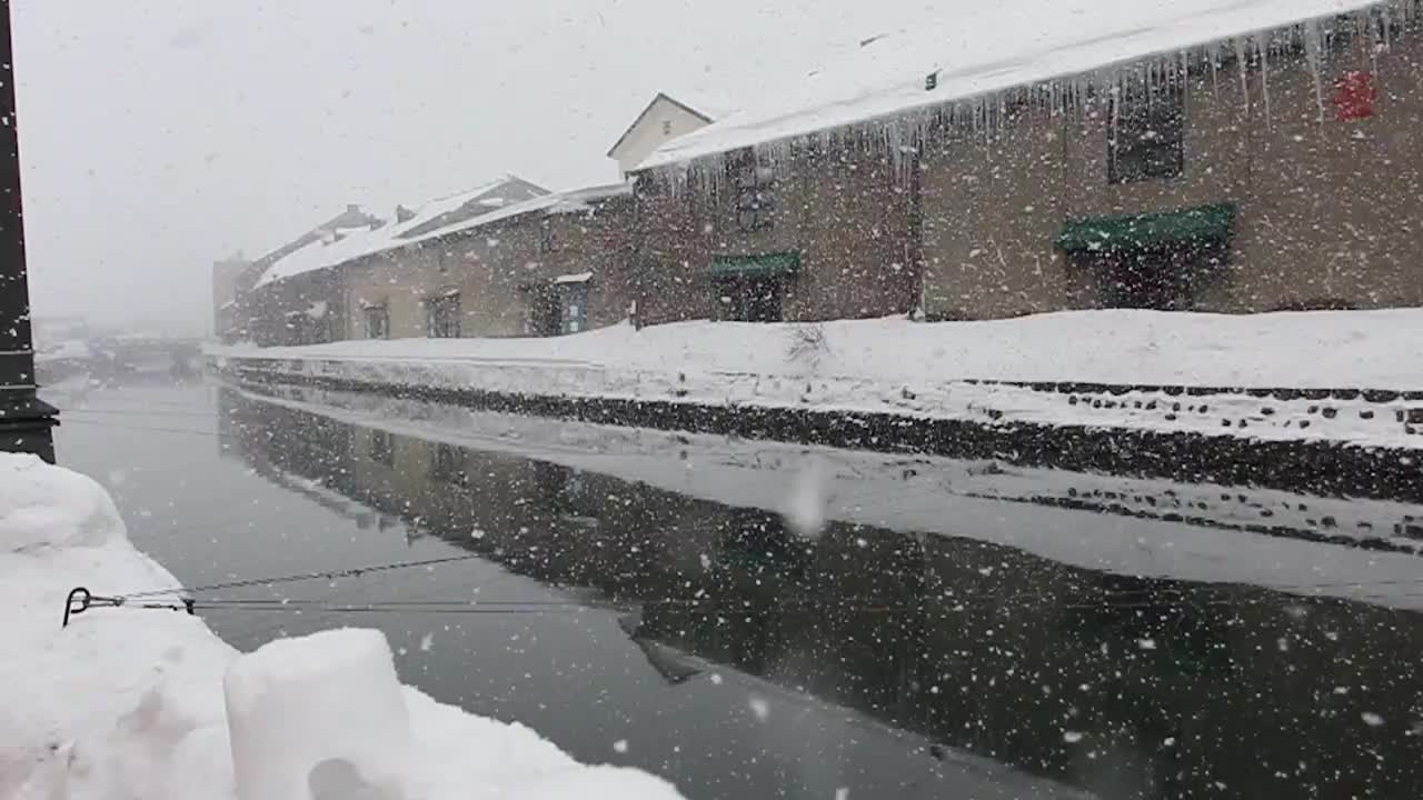 日本小樽雪灯节花灯，地点在日本北海道小樽。视频素材