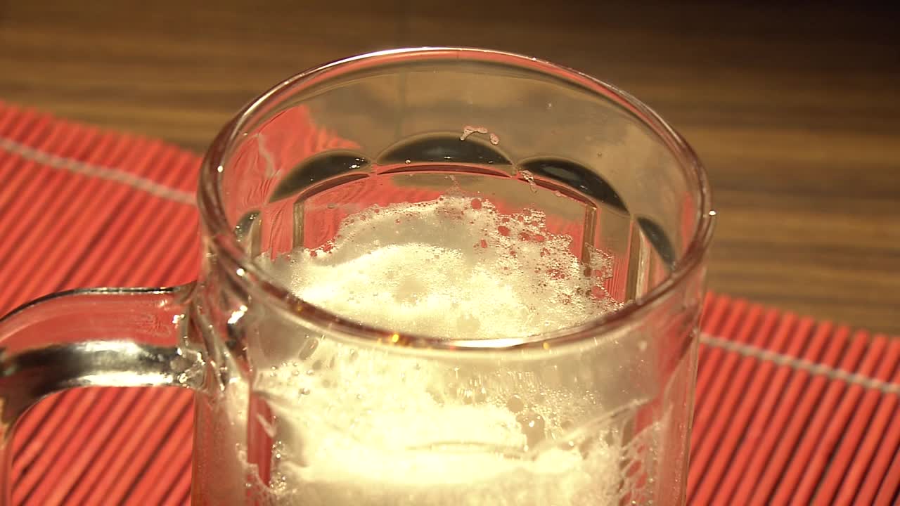 啤酒杯，日本视频素材