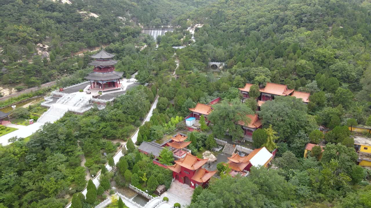 泰安莲花山中式园林寺宝塔航拍视频素材