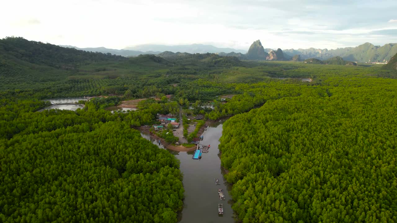 攀牙岛日落的鸟瞰图视频素材