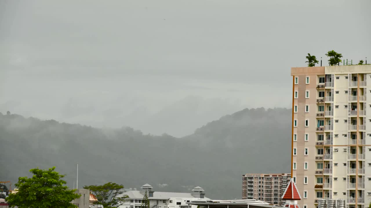 城市雨的时间间隔视频素材