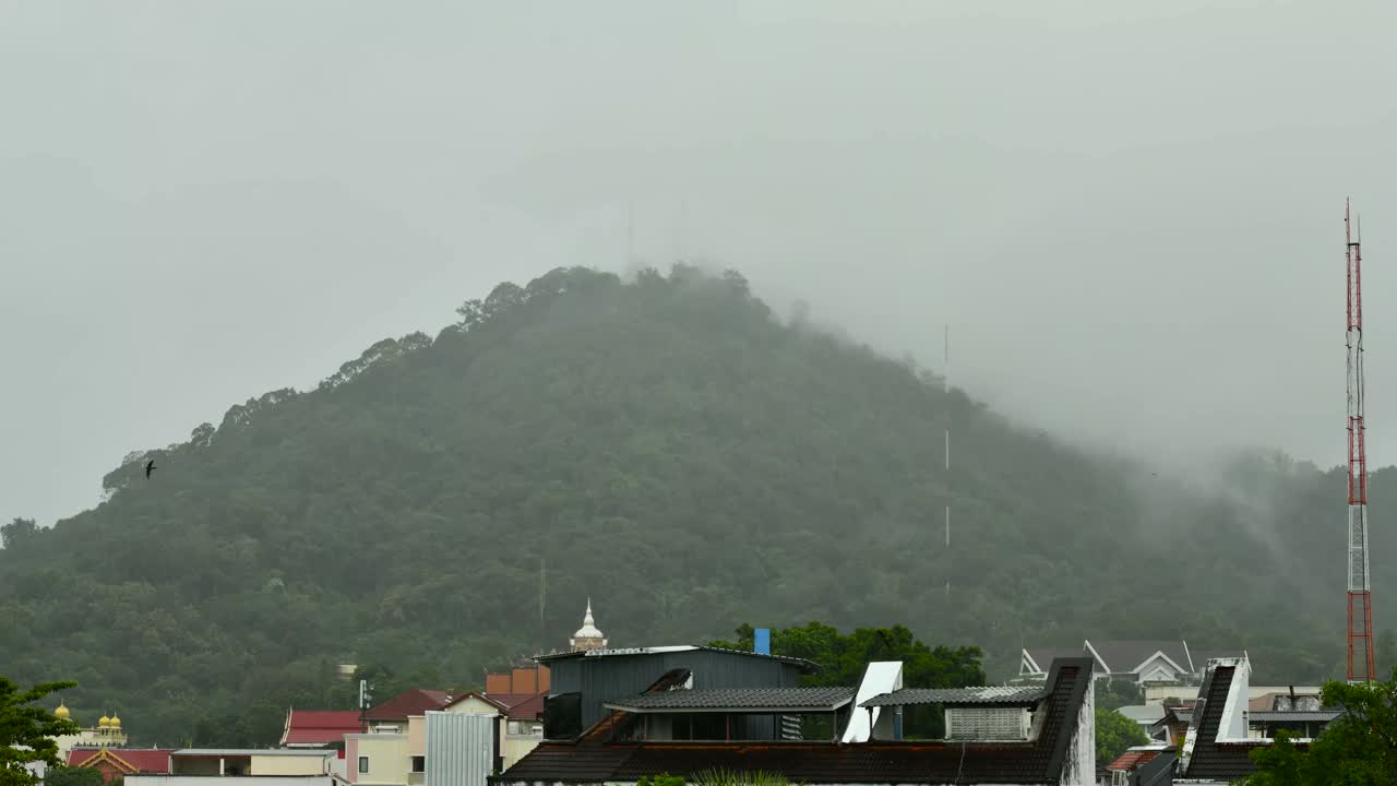 城市雨的时间间隔视频素材