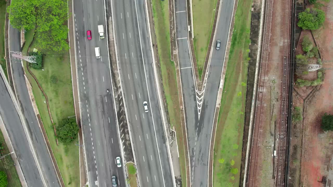 鸟瞰图Tatuapé地区在São Paulo，巴西。在主干道附近，靠近地铁站。视频素材