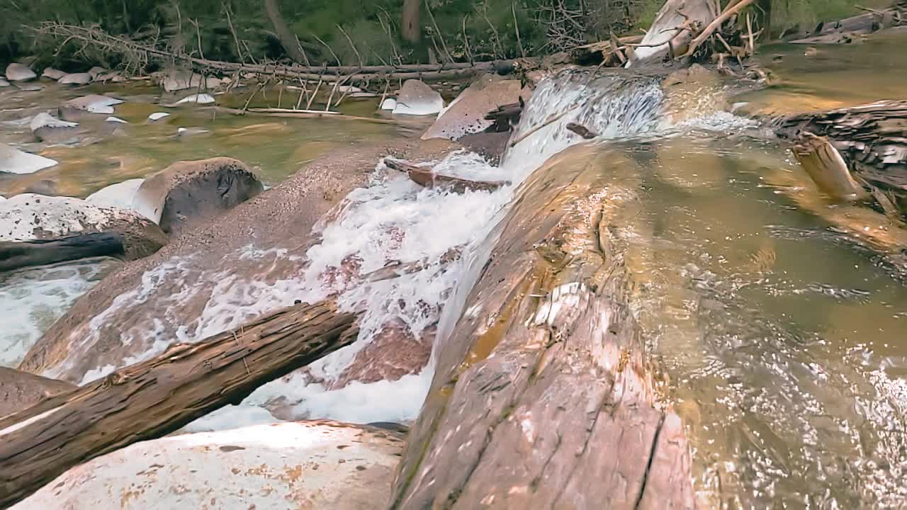 克里克河的水在超级慢动作视频素材