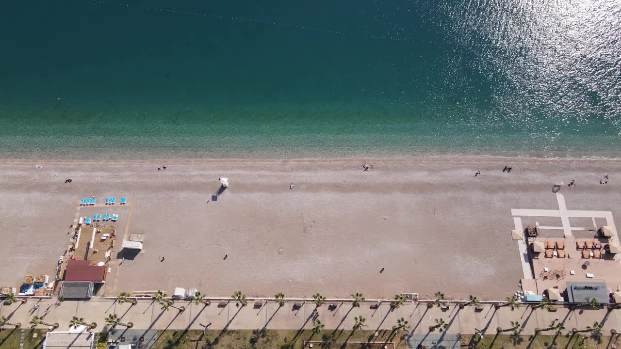 夏日土耳其海滩的俯视图视频素材