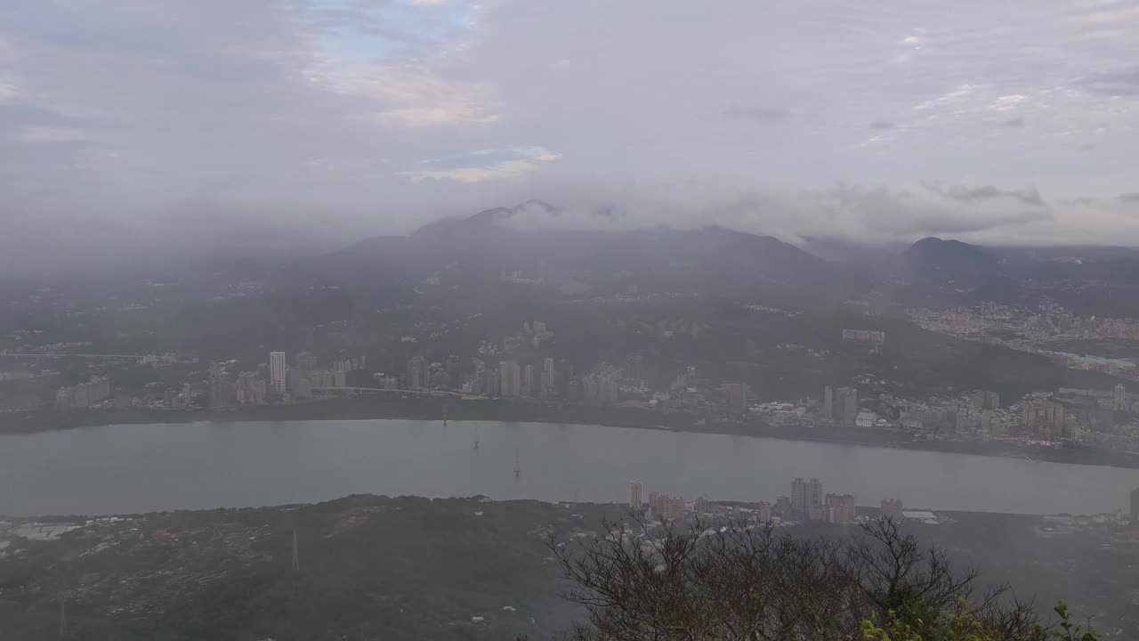 淡水河及观音山，新北市，台湾视频下载