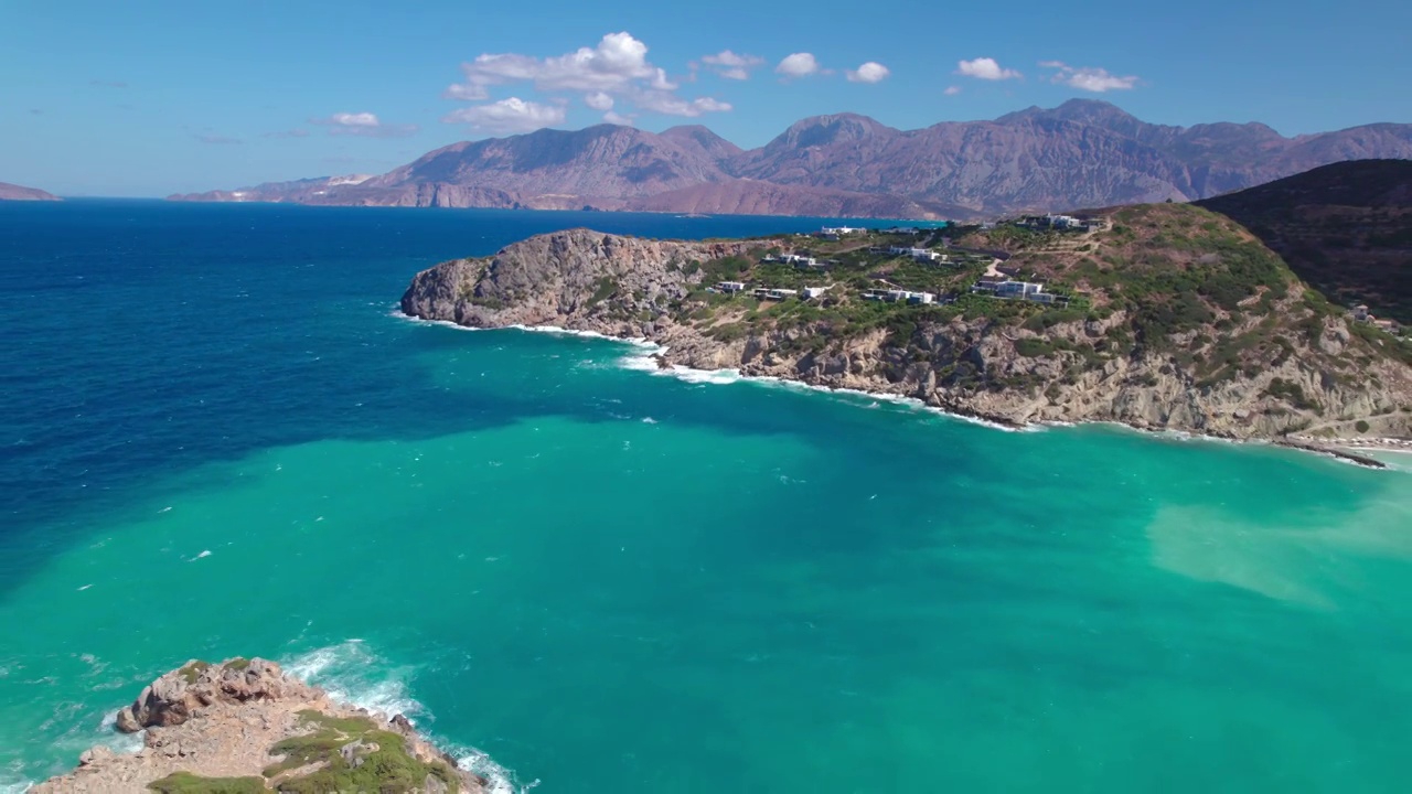 鸟瞰图。迷人的海景景观。夏天的地中海和希腊的克里特岛视频素材