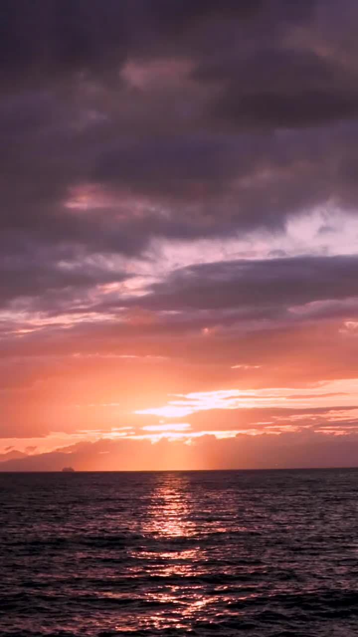 日落时海天相映的风景视频素材