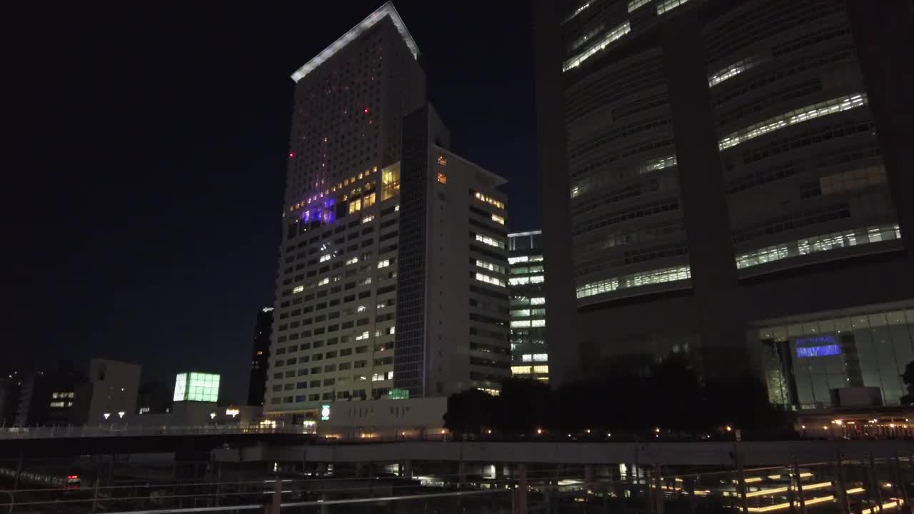 东京新宿市区的夜景。视频素材