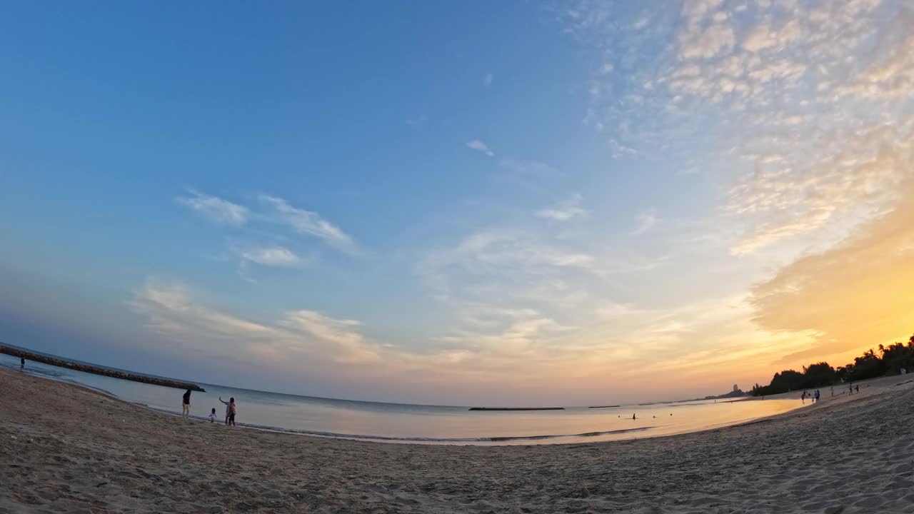 日落海滩，时光流逝。视频素材