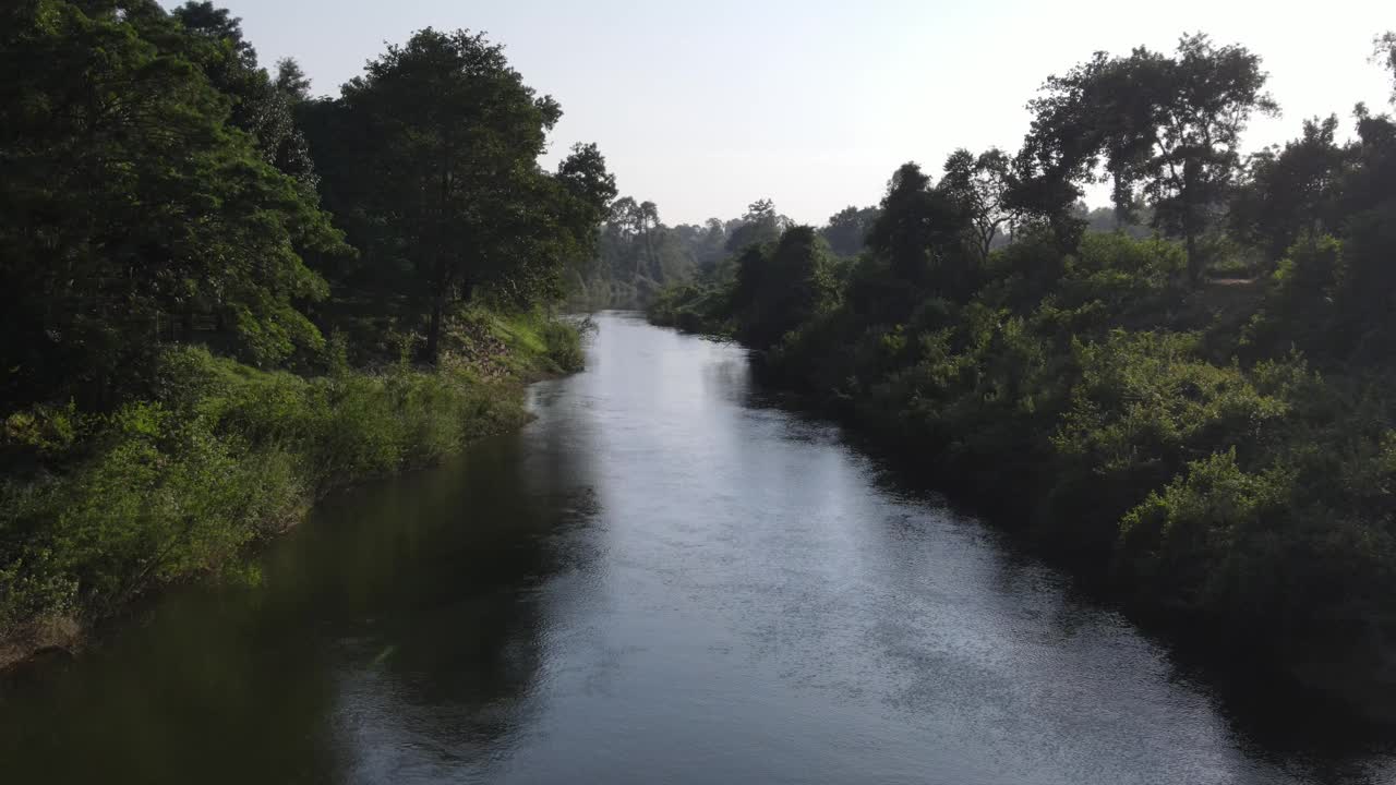 在泰国Phayao省的Doi Luang Phayao国家公园顶部的壮观的自然景观。视频素材