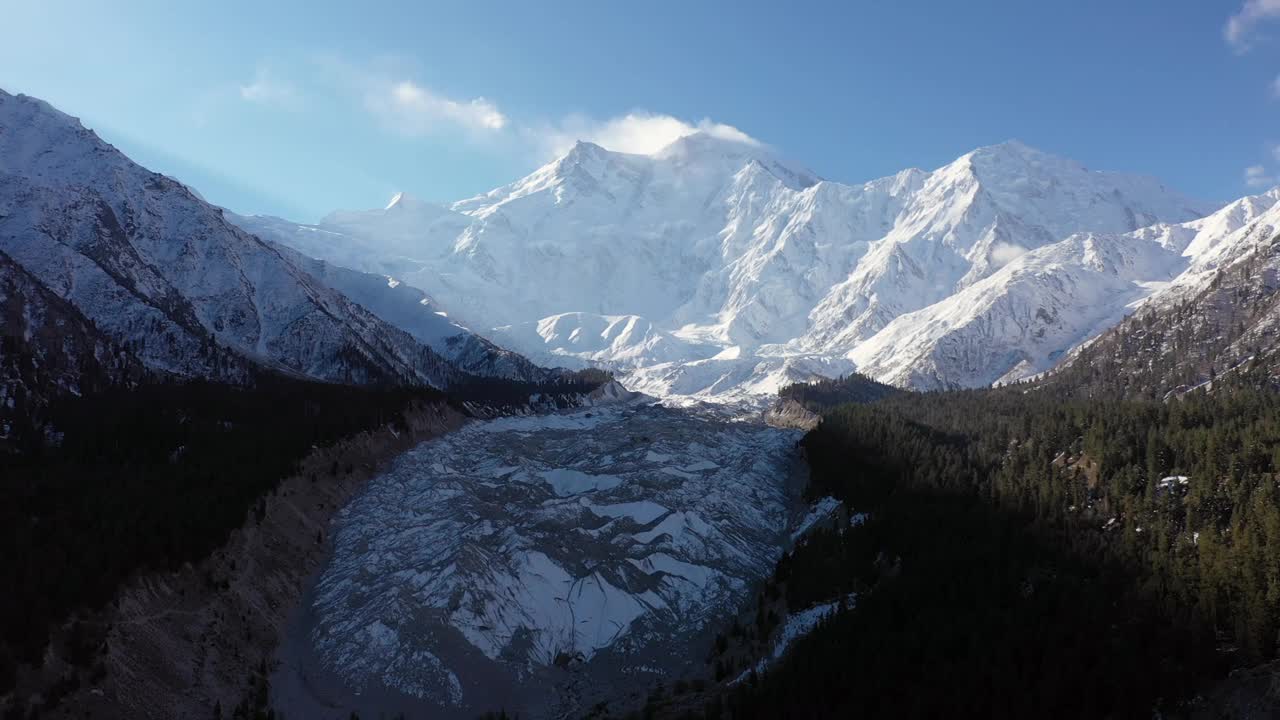 巴基斯坦北部冰川的鸟瞰图视频素材