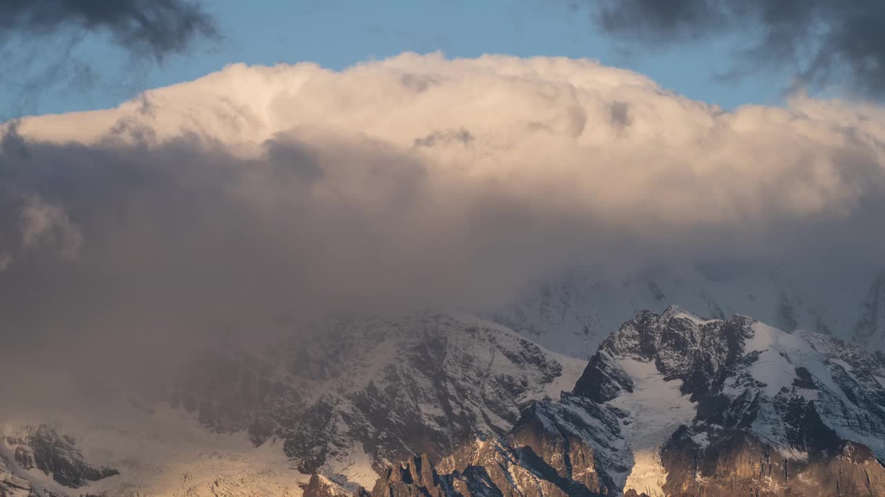 美丽雪山延时拍摄视频素材